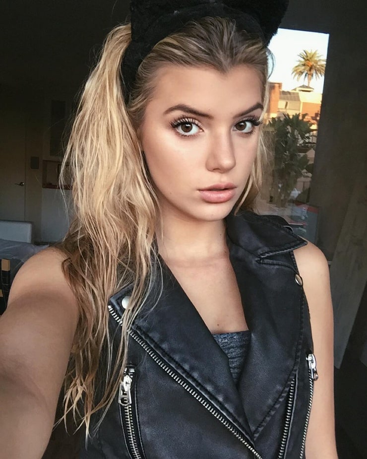 Alissa violet фото