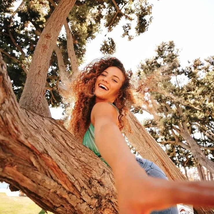 Sofie Dossi