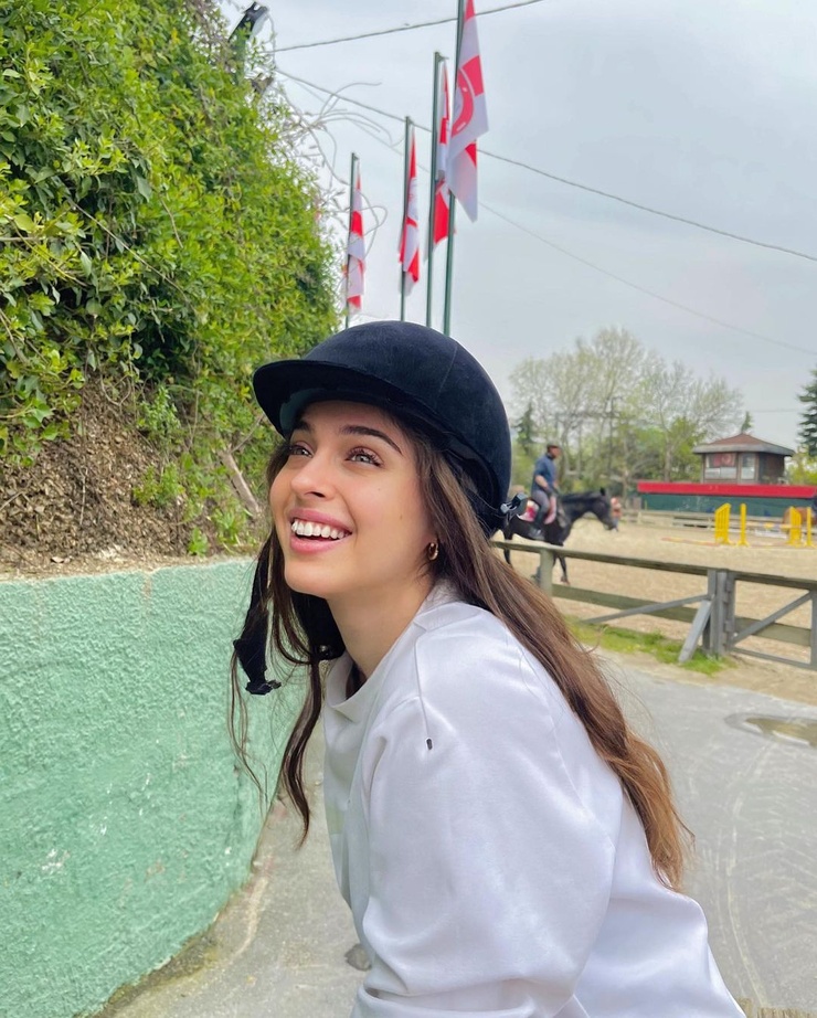 Cemre Baysel