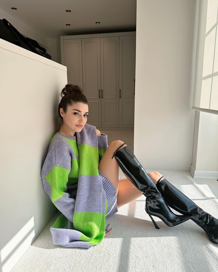 Hande Erçel Hande Erçel