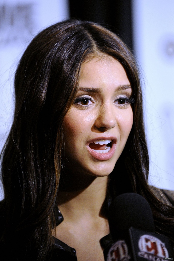 Nina Dobrev