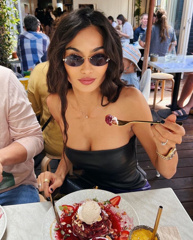 Kelly Gale