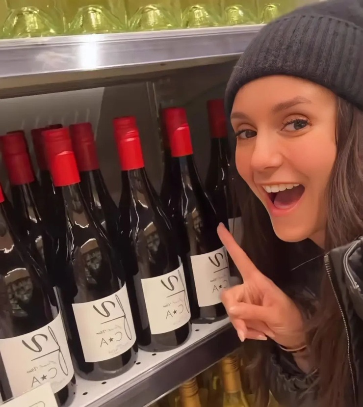 Nina Dobrev