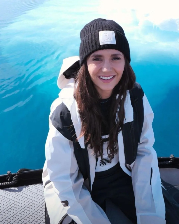 Nina Dobrev