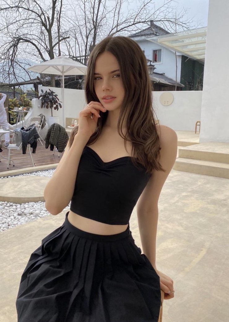 Olga Petrova (Insta)