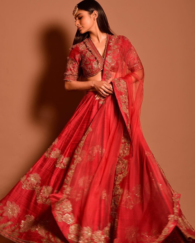 Mouni Roy