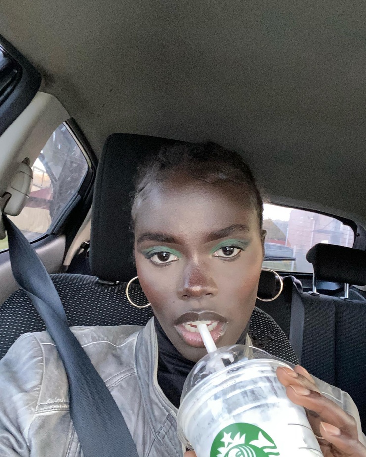 Ayak Akon