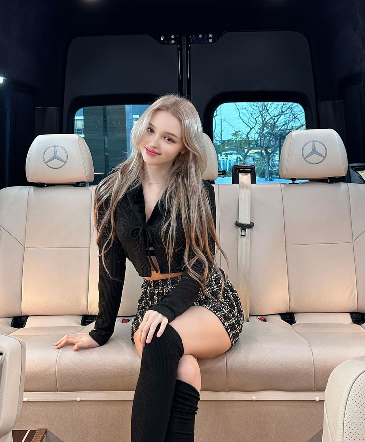 Elina Karimova Elina Karimova