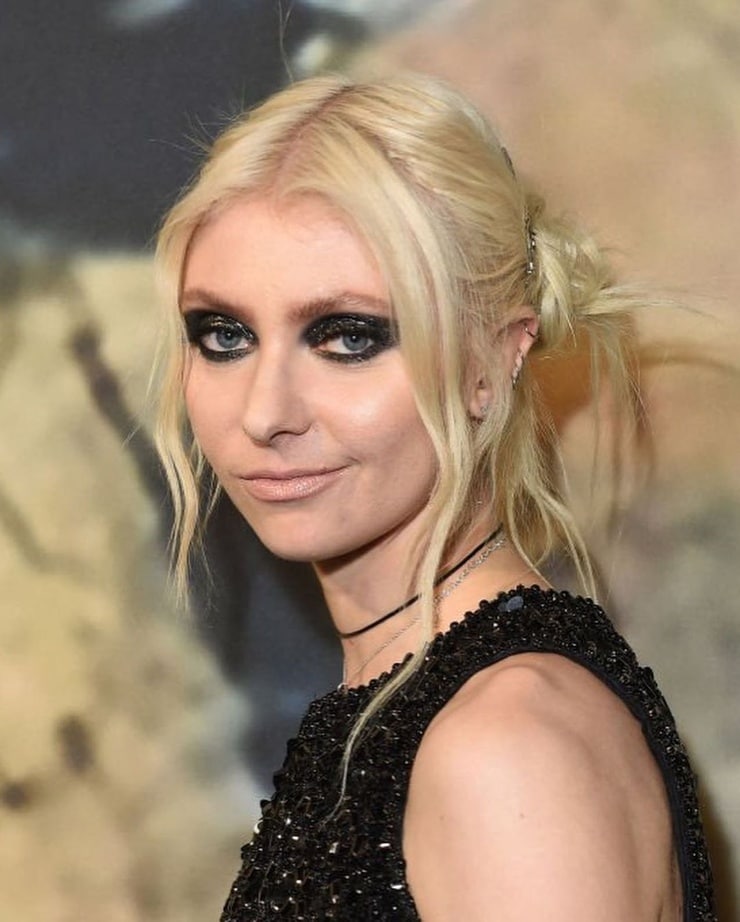 Picture of Taylor Momsen