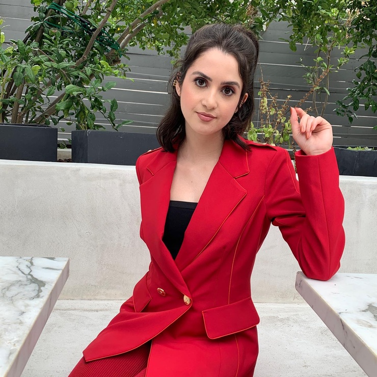 Laura Marano