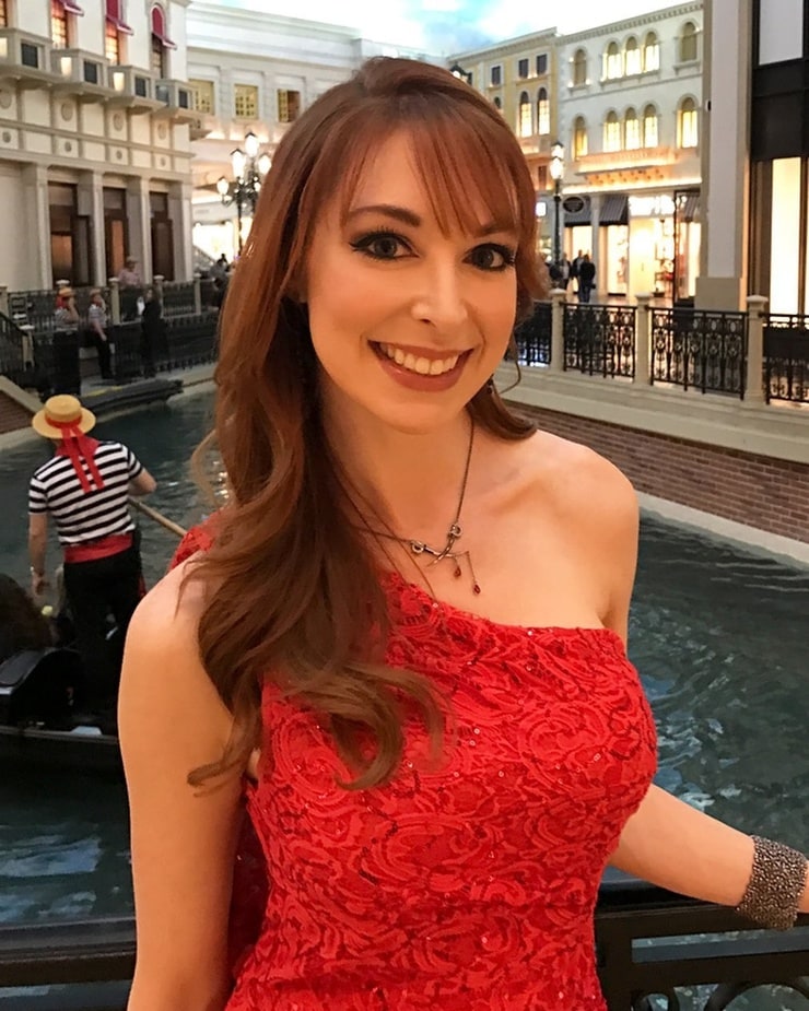 Lisa Foiles