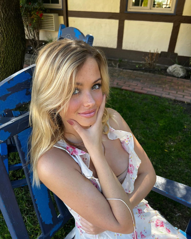 Isabella Betwee