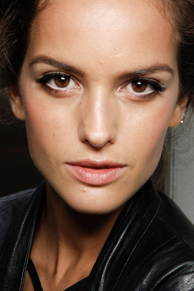 Izabel Goulart Izabel Goulart
