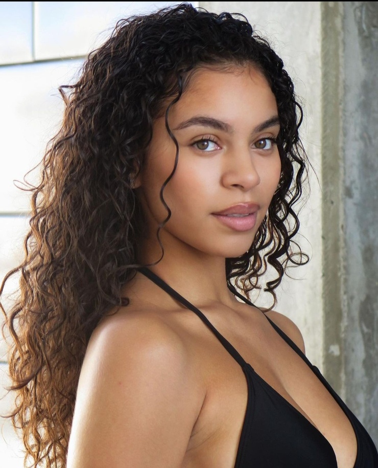 Arianna Barron Arianna Barron