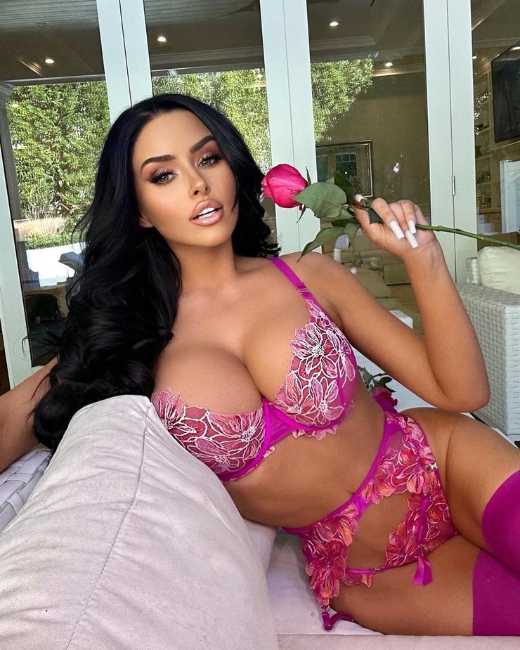 Image Of Abigail Ratchford