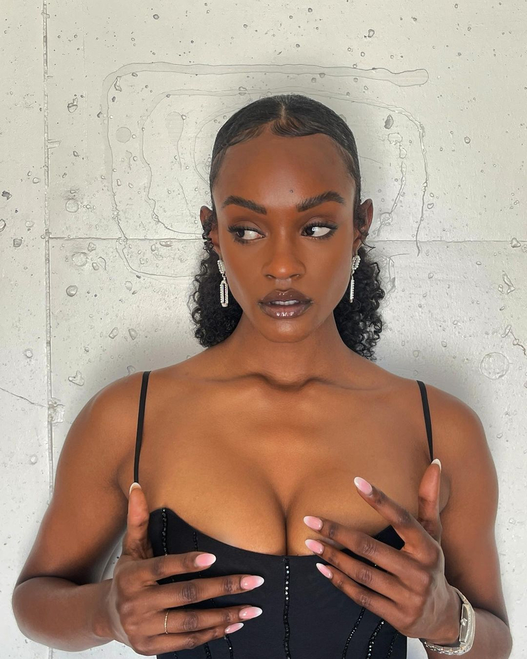Brooklyn Moore I Brooklyn Moore I