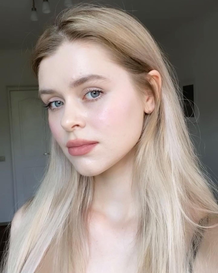 Anela Fathutdinova Anela Fathutdinova