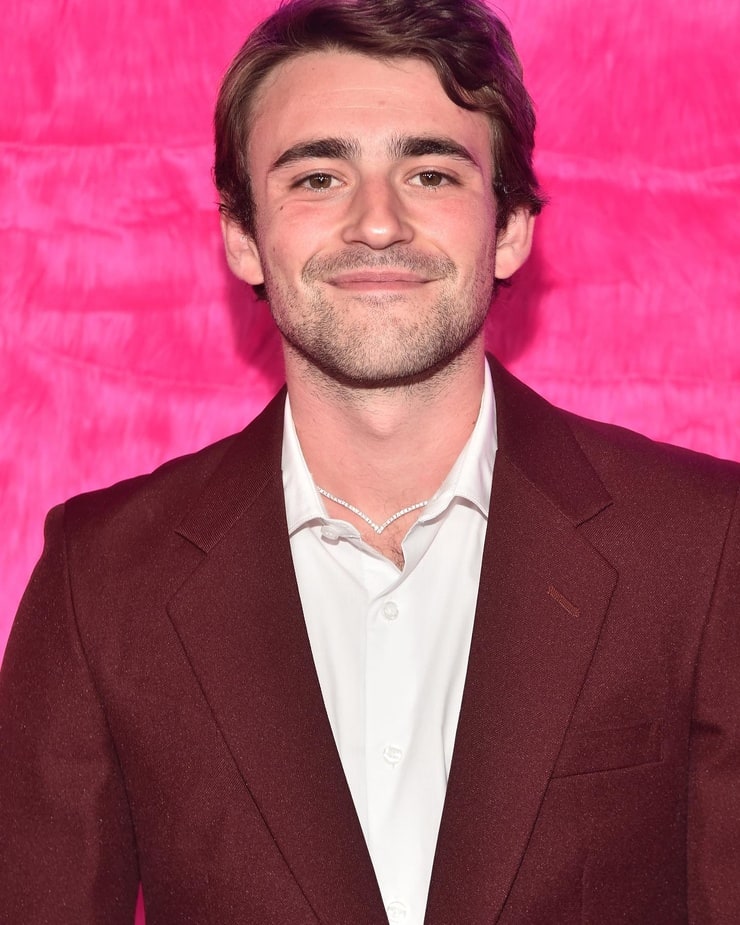 Charlie Rowe