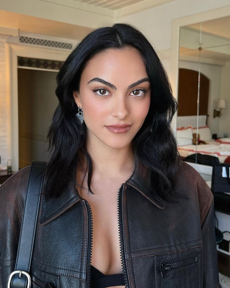 Camila Mendes