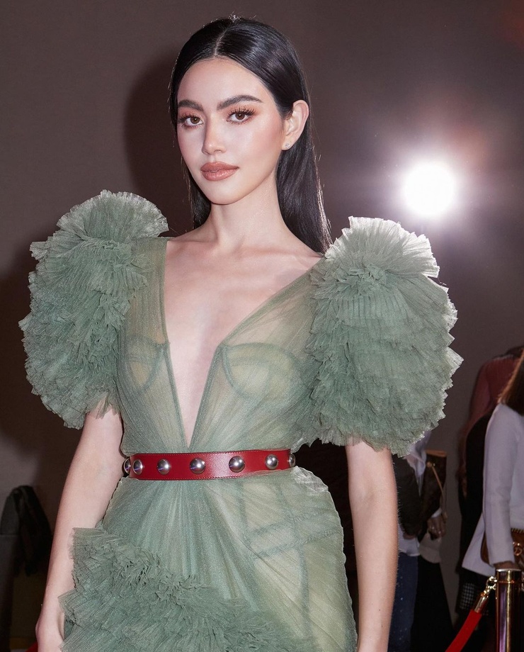 Davika Hoorne Davika Hoorne