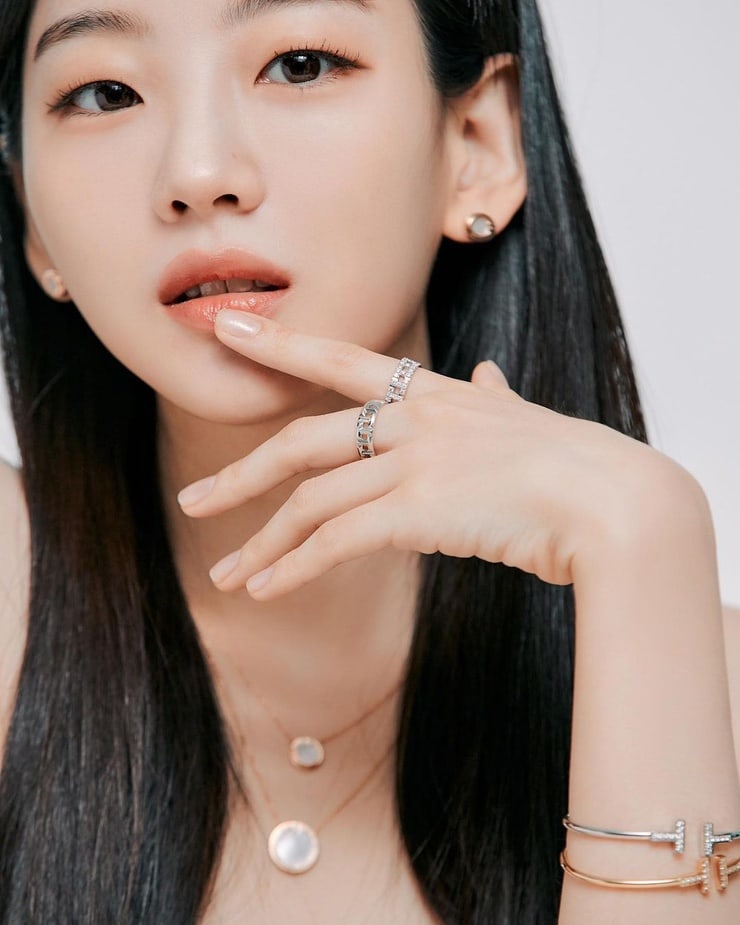 Cho Yi Hyun