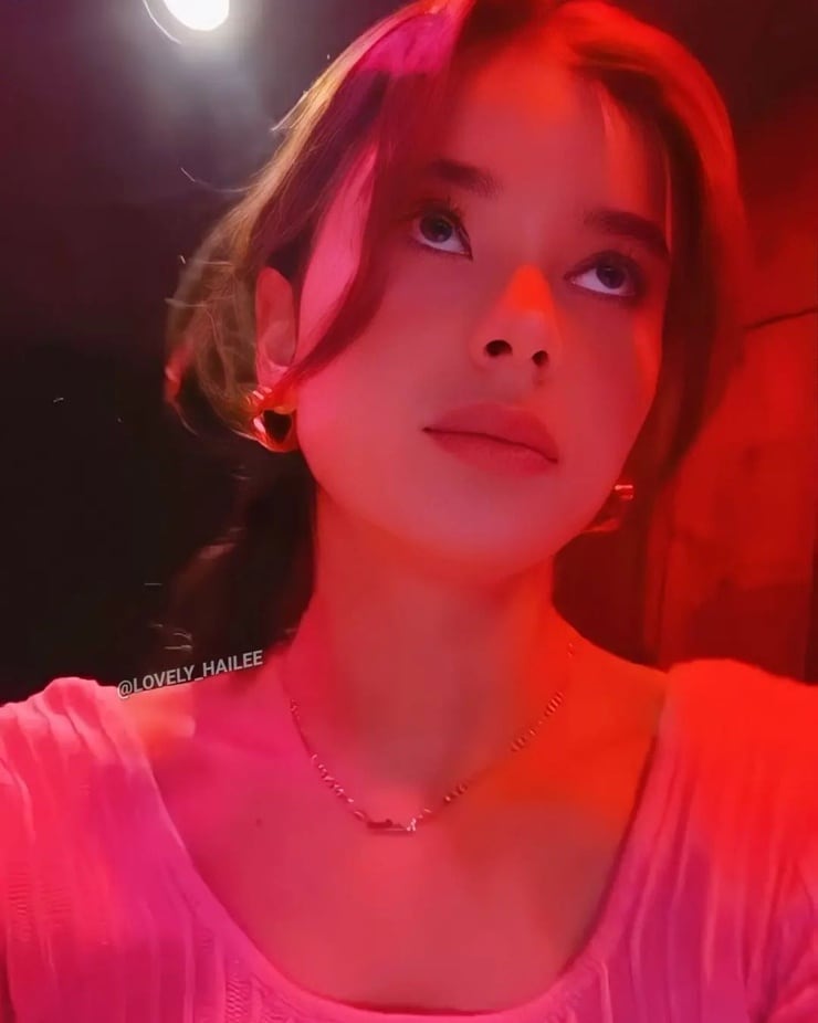 Hailee Steinfeld Hailee Steinfeld