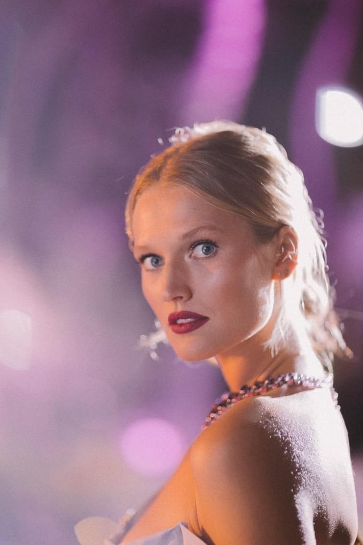 Toni Garrn Toni Garrn