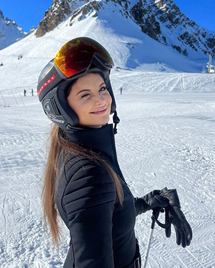 Carina Zavline