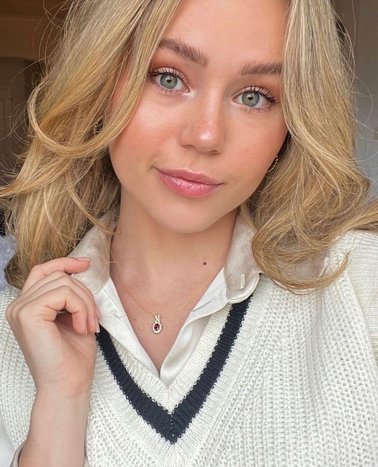 Brec Bassinger Brec Bassinger