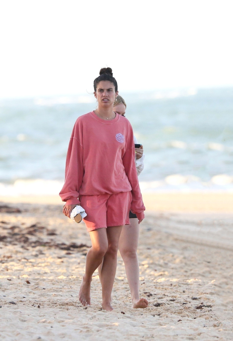 Sara Sampaio Sara Sampaio