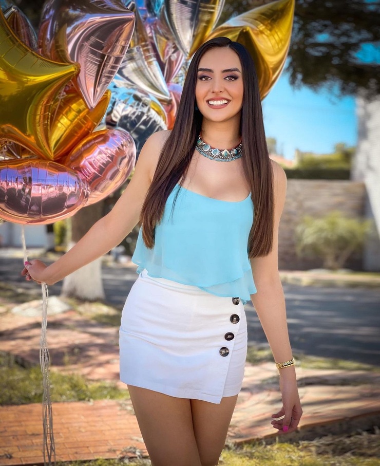 Gladys Flores