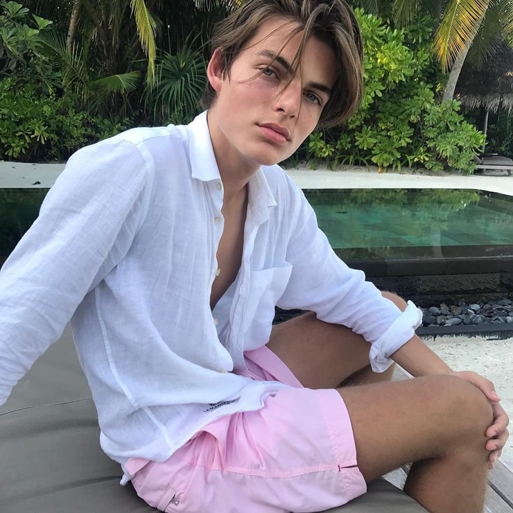 Damian Hurley