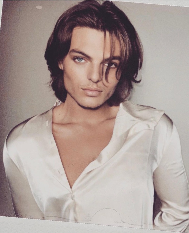 Damian Hurley Damian Hurley