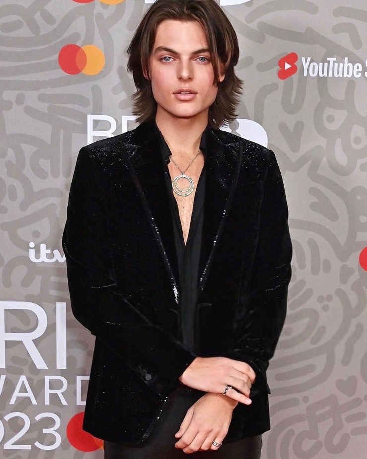 Damian Hurley