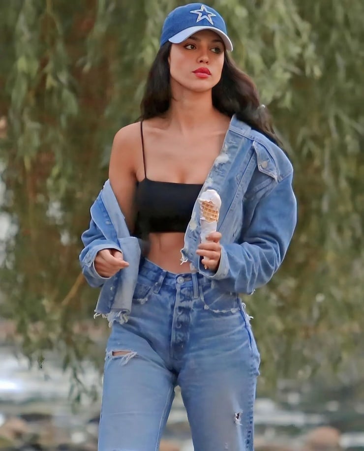 Eiza Gonzalez Eiza Gonzalez