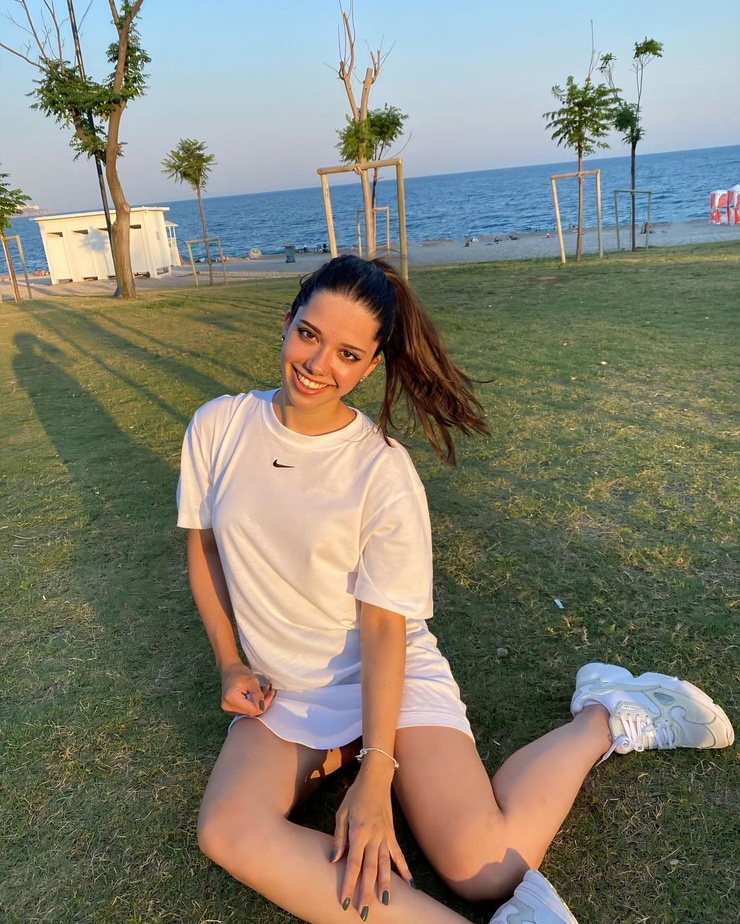 Asena Pekmezoğlu