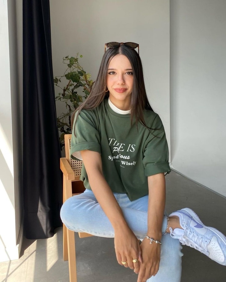 Asena Pekmezoğlu