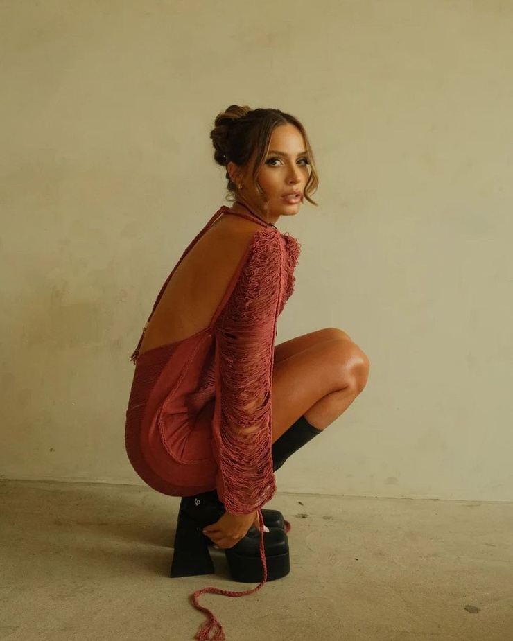 Tess Annique