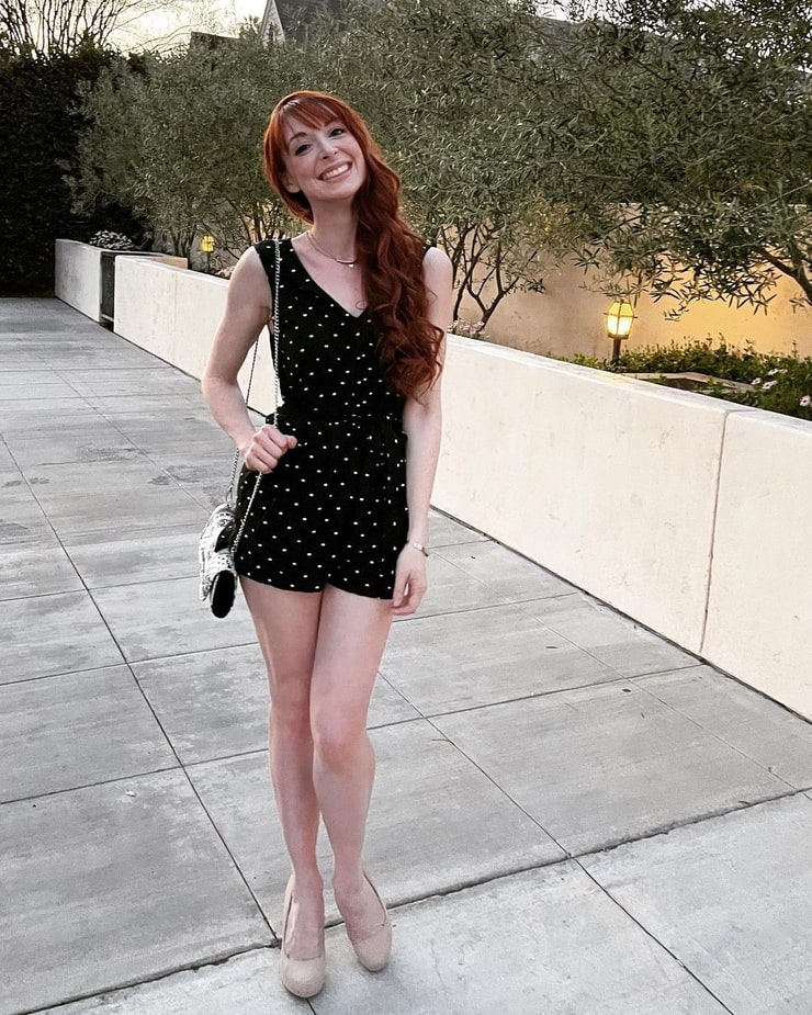 Lisa Foiles