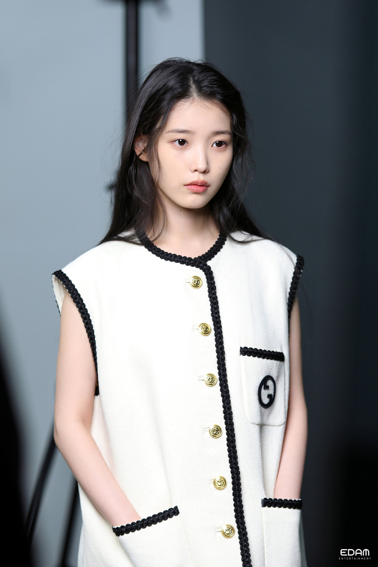 IU
