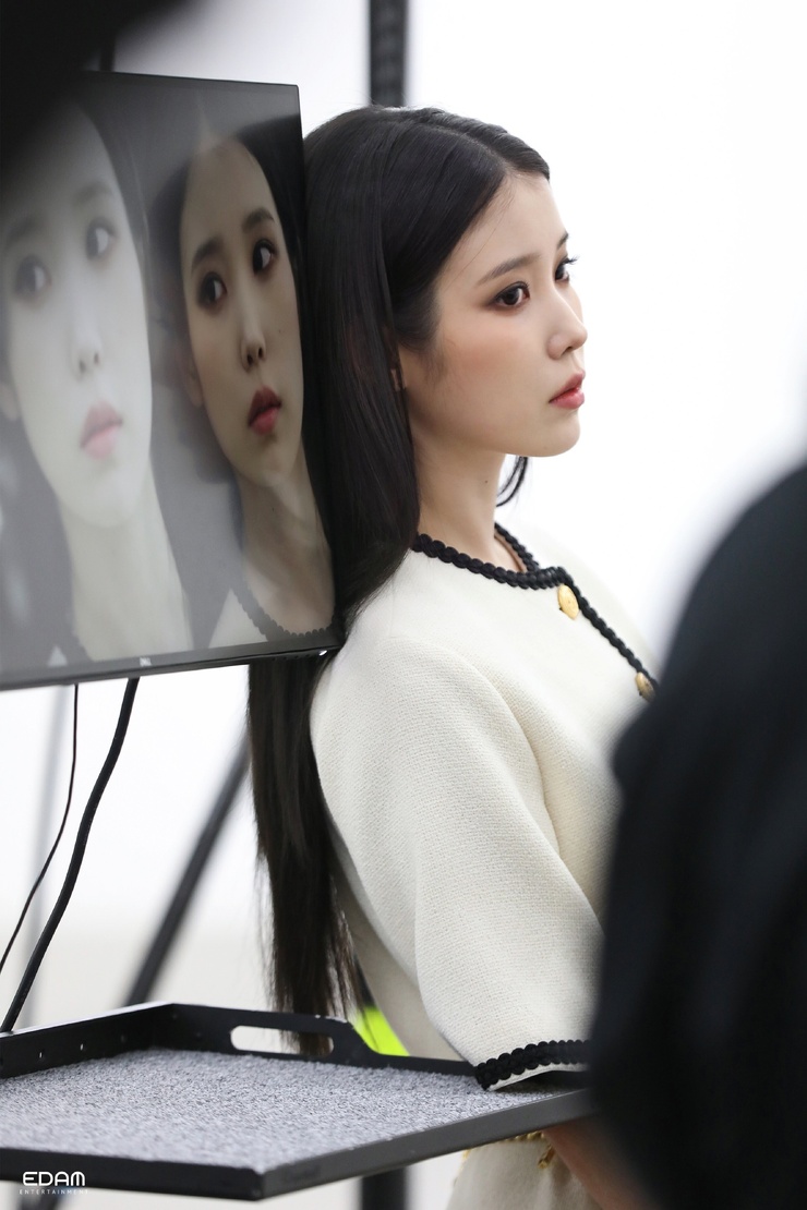 IU