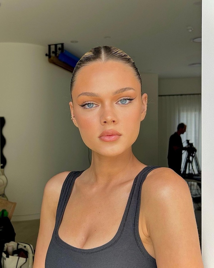 Ayla Fronek