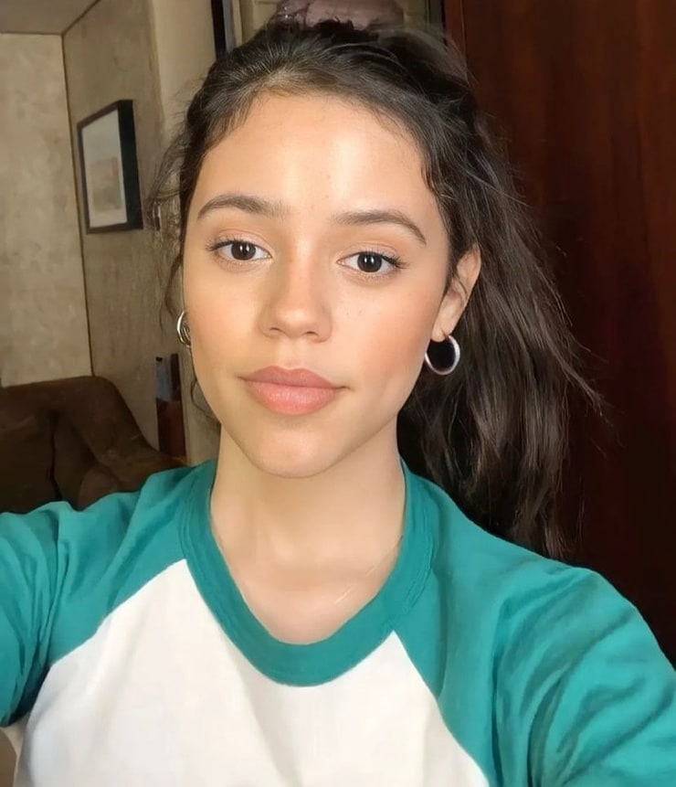 Picture Of Jenna Ortega 3400