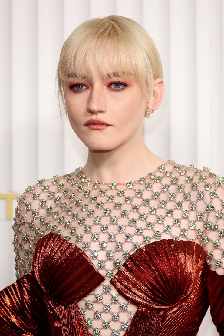 Julia Garner image