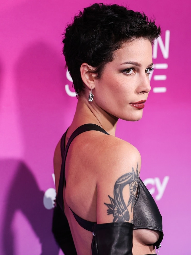 Image of Halsey