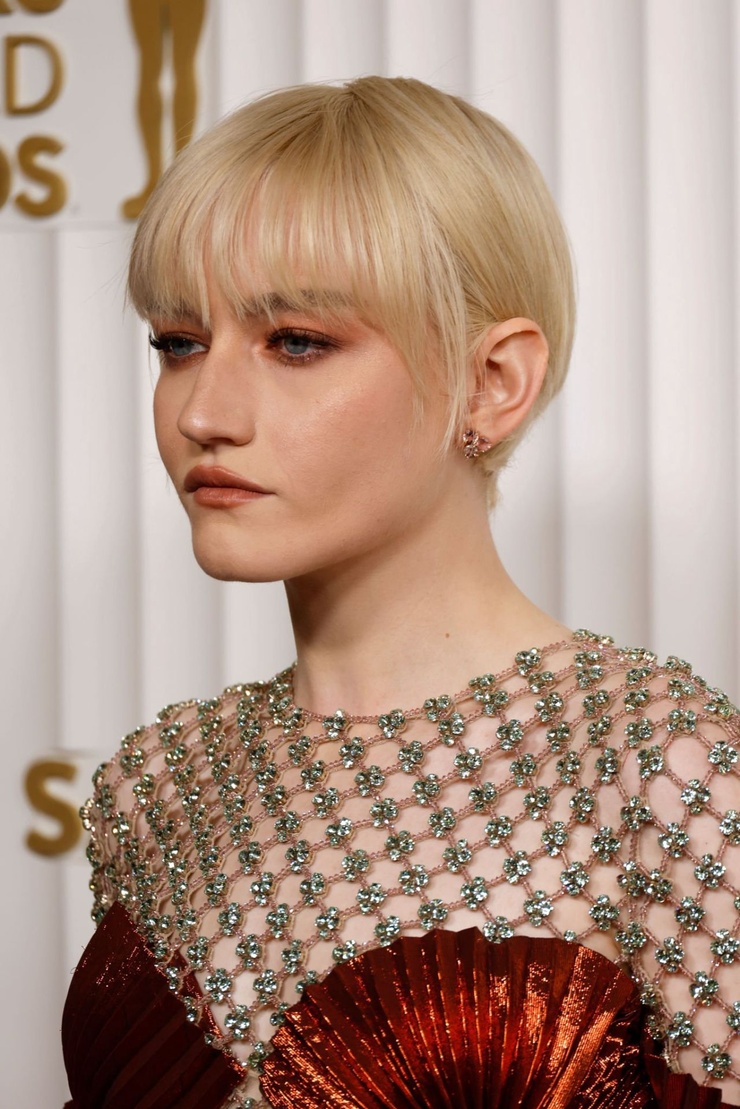 Julia Garner
