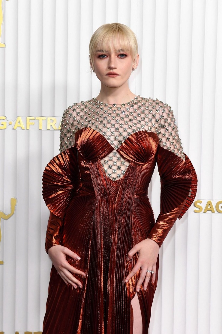 Julia Garner