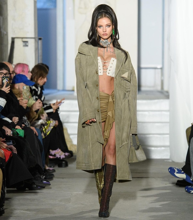 Alesya Kafelnikova Alesya Kafelnikova