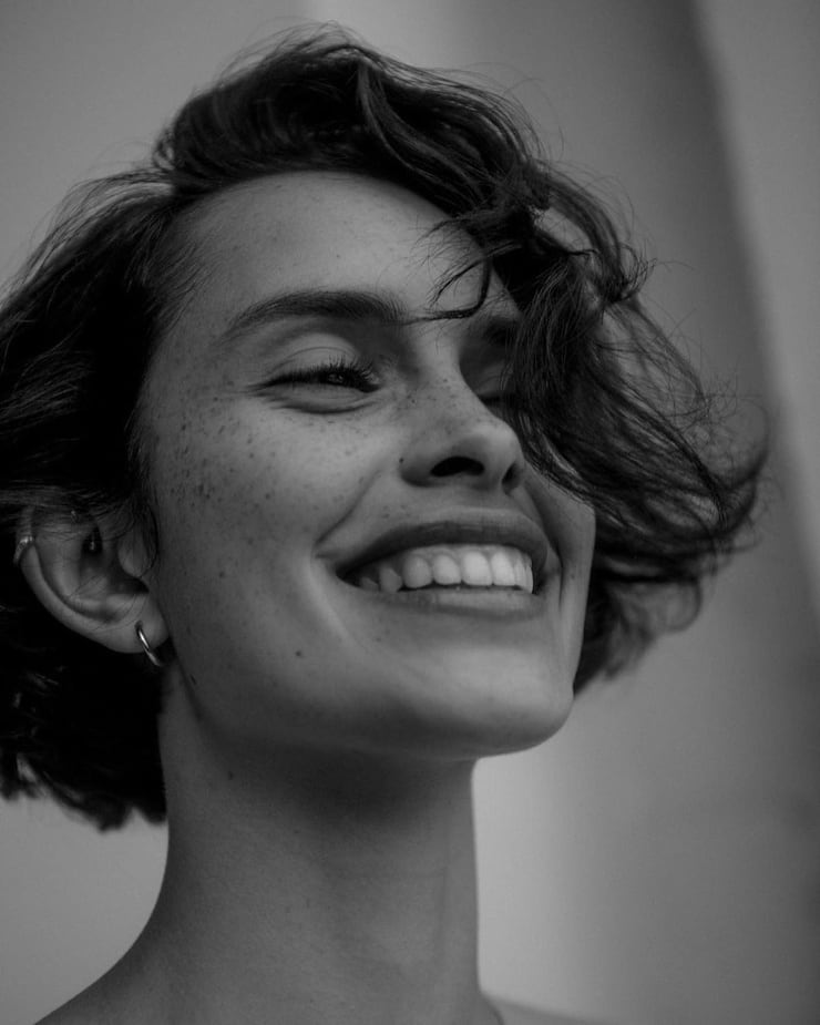 Zoe Barnard Zoe Barnard