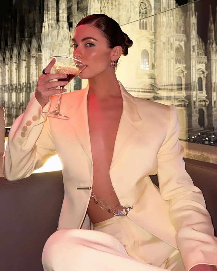 Carmella Rose Carmella Rose